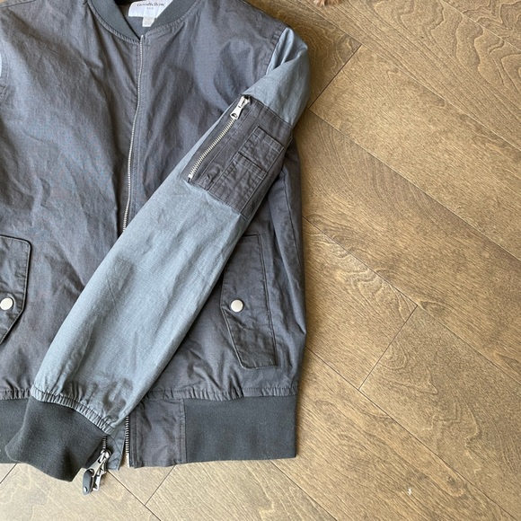 Bomber jacket bicolor dark and light grey. Perfect condition. Almost new. - Picture 4 of 9